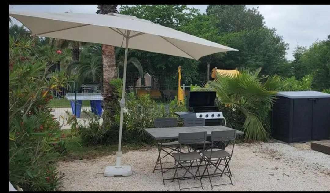 Camping Le Clos Du Thym - 아르젤레쉬르메르 외부 사진