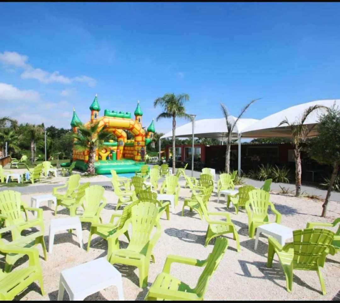 Camping Le Clos Du Thym - 아르젤레쉬르메르 외부 사진